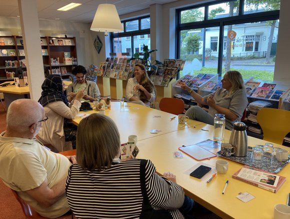 Wethouder Kuijpers in gesprek met deelnemers