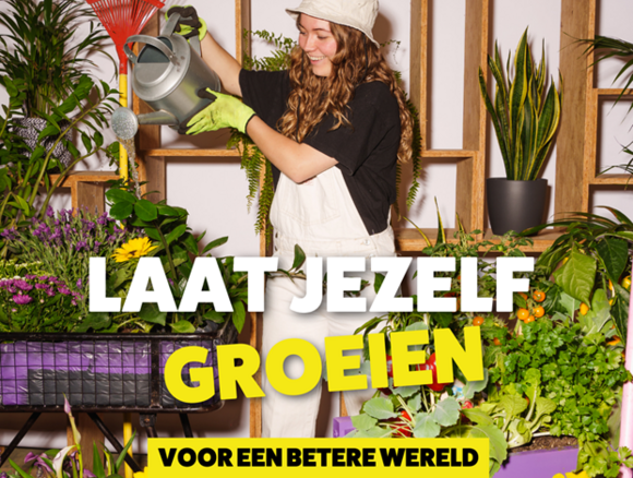 Meisje geeft planten water: 'Laat jezelf groeien'