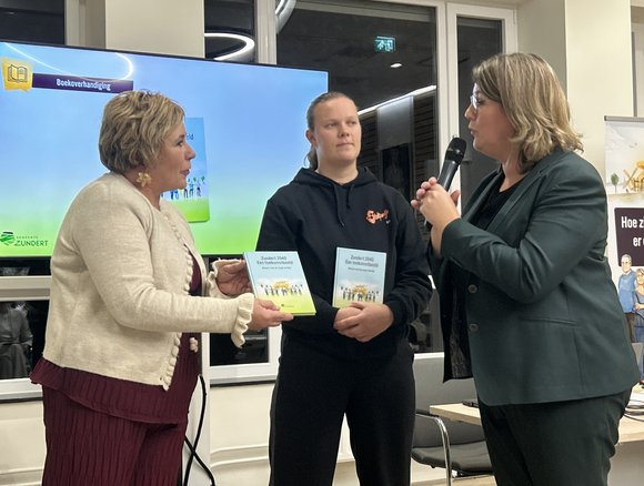 Burgemeester Vermue reikt het toekomstbeeld uit
