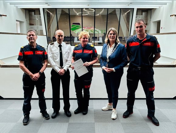 Burgemeester Vermue en de branweercommandanten