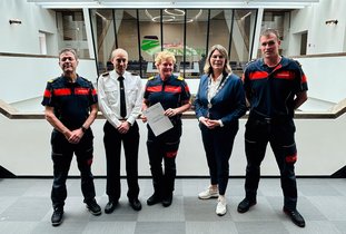 Burgemeester Vermue en de branweercommandanten