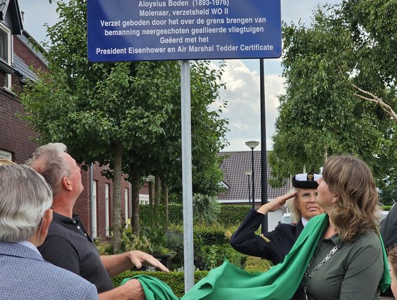 Burgemeester onthult de Aloysius Bodenstraat