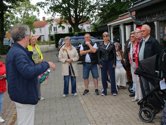 toespraken tijdens onthulling straatnaambord in Rijsbergen