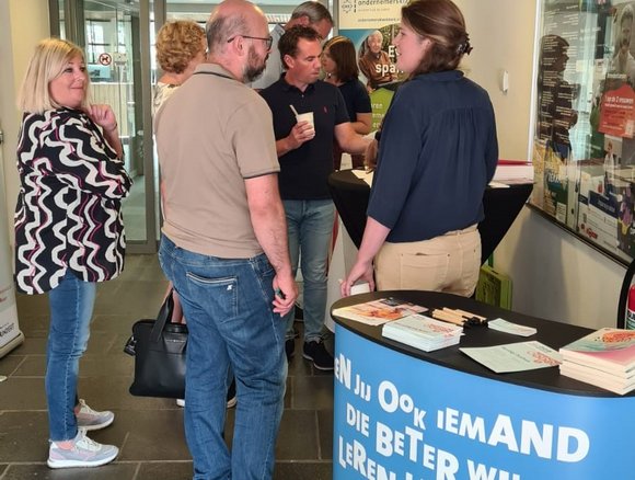 Lettersoep uitdelen in de gemeente Zundert