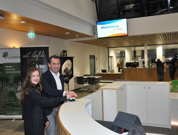 Wethouder en Abby lanceren de website 
